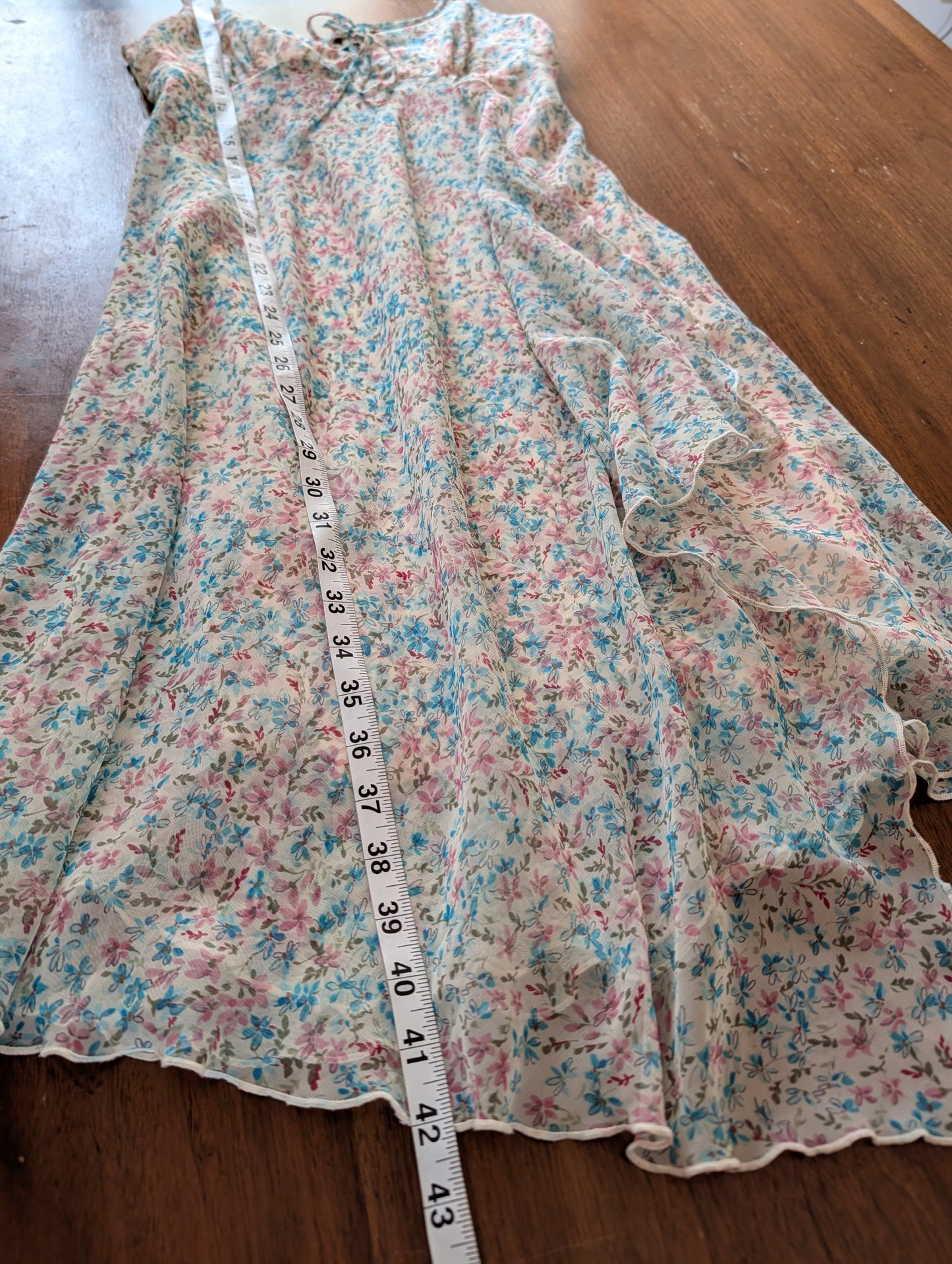 Whimsical Lace Up Floral Dress - M