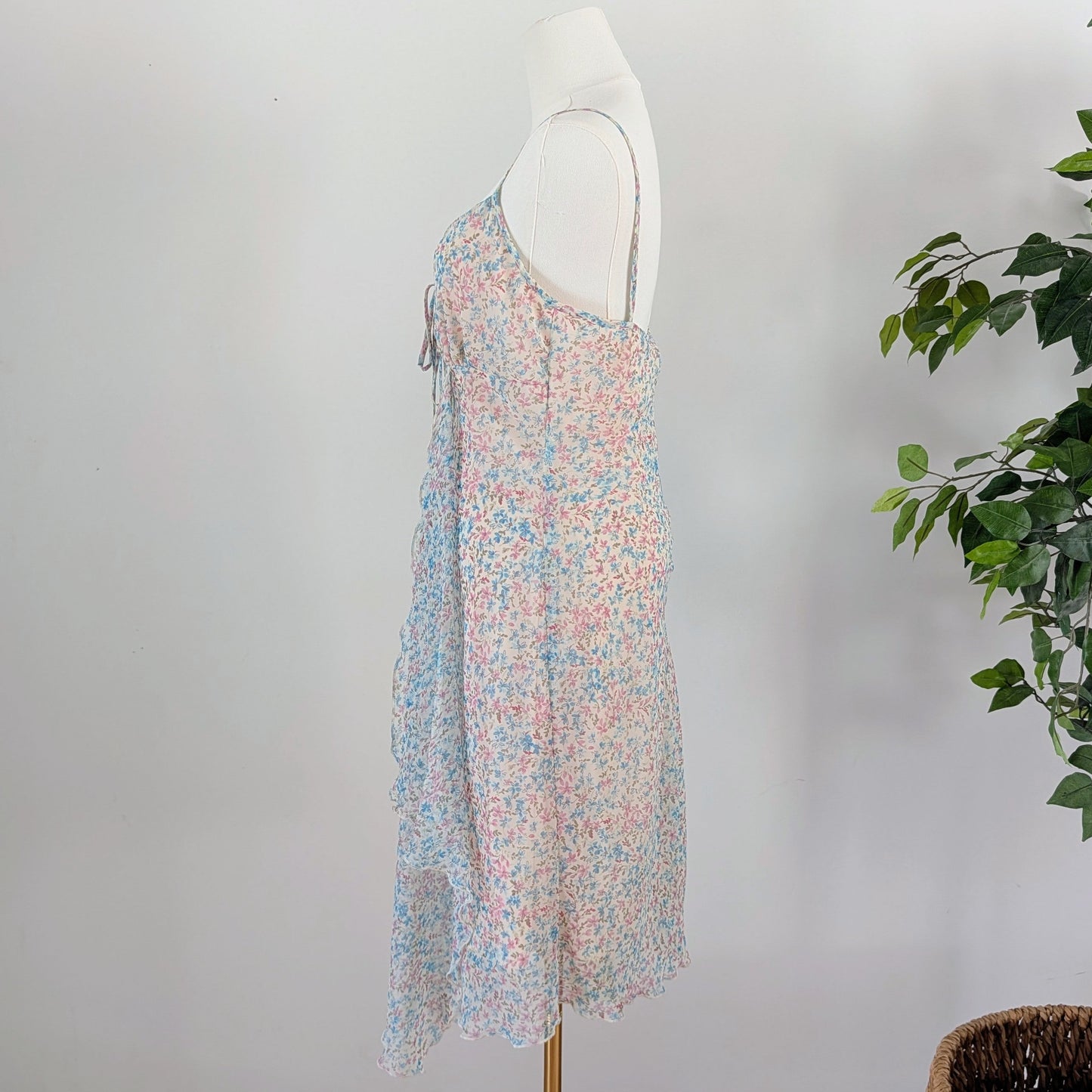 Whimsical Lace Up Floral Dress - M