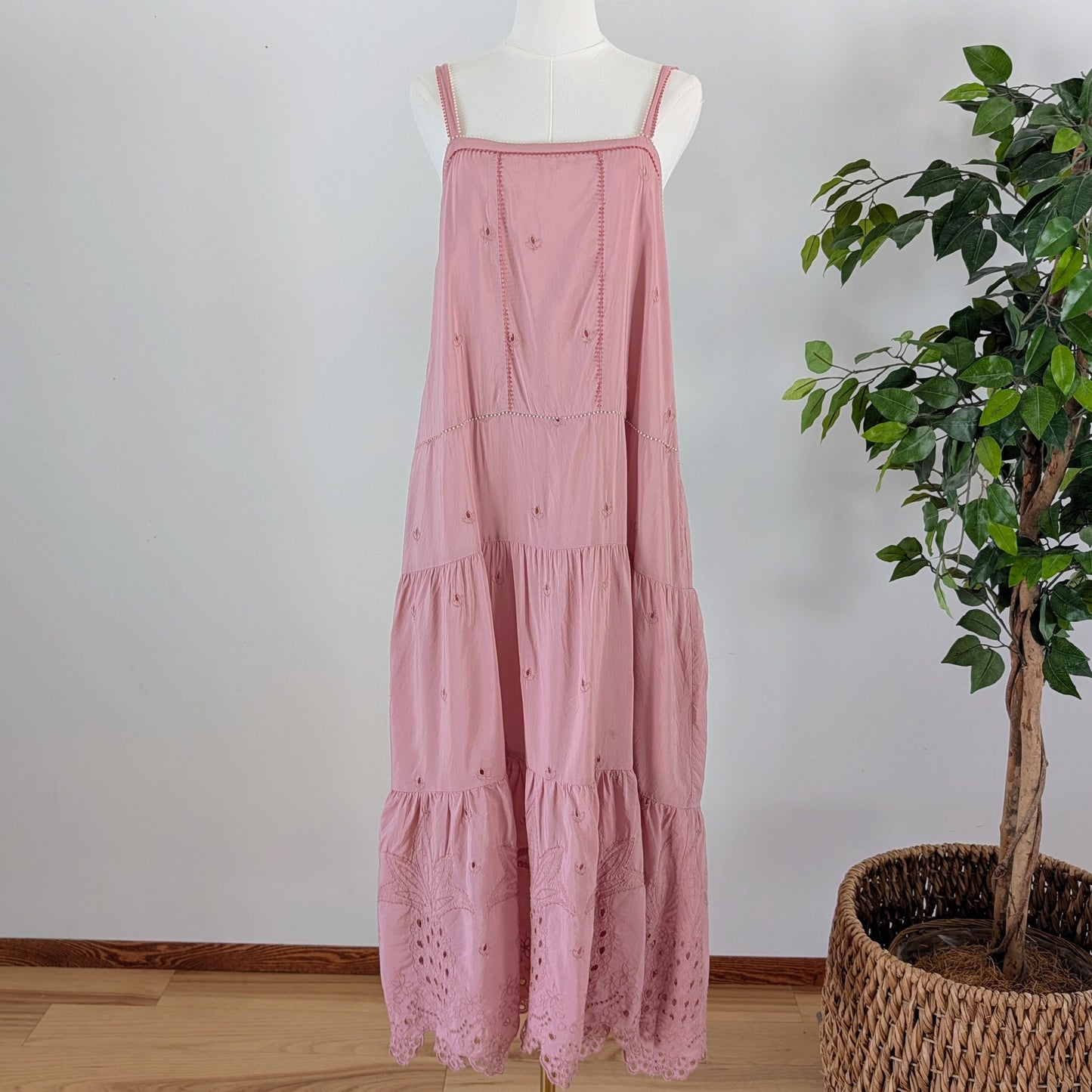 Beaded Eyelet Tiered Maxi Dress - M
