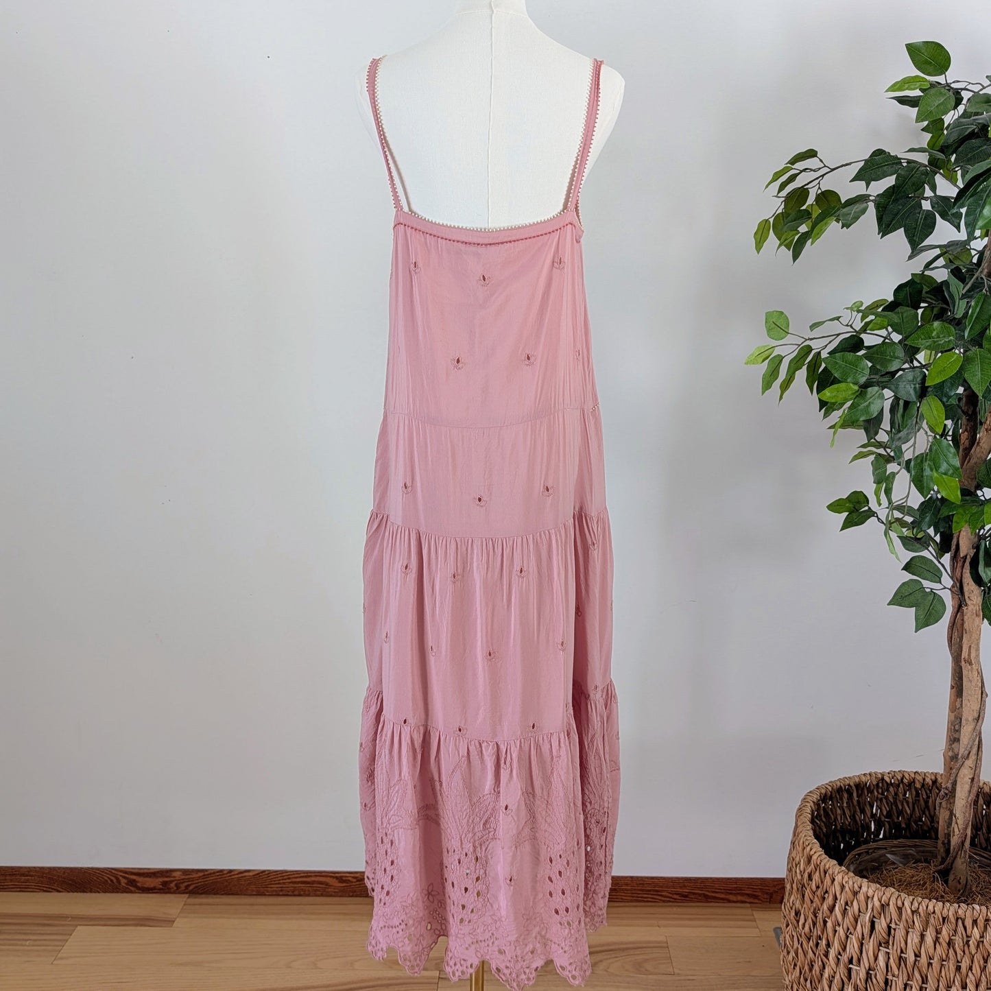 Beaded Eyelet Tiered Maxi Dress - M