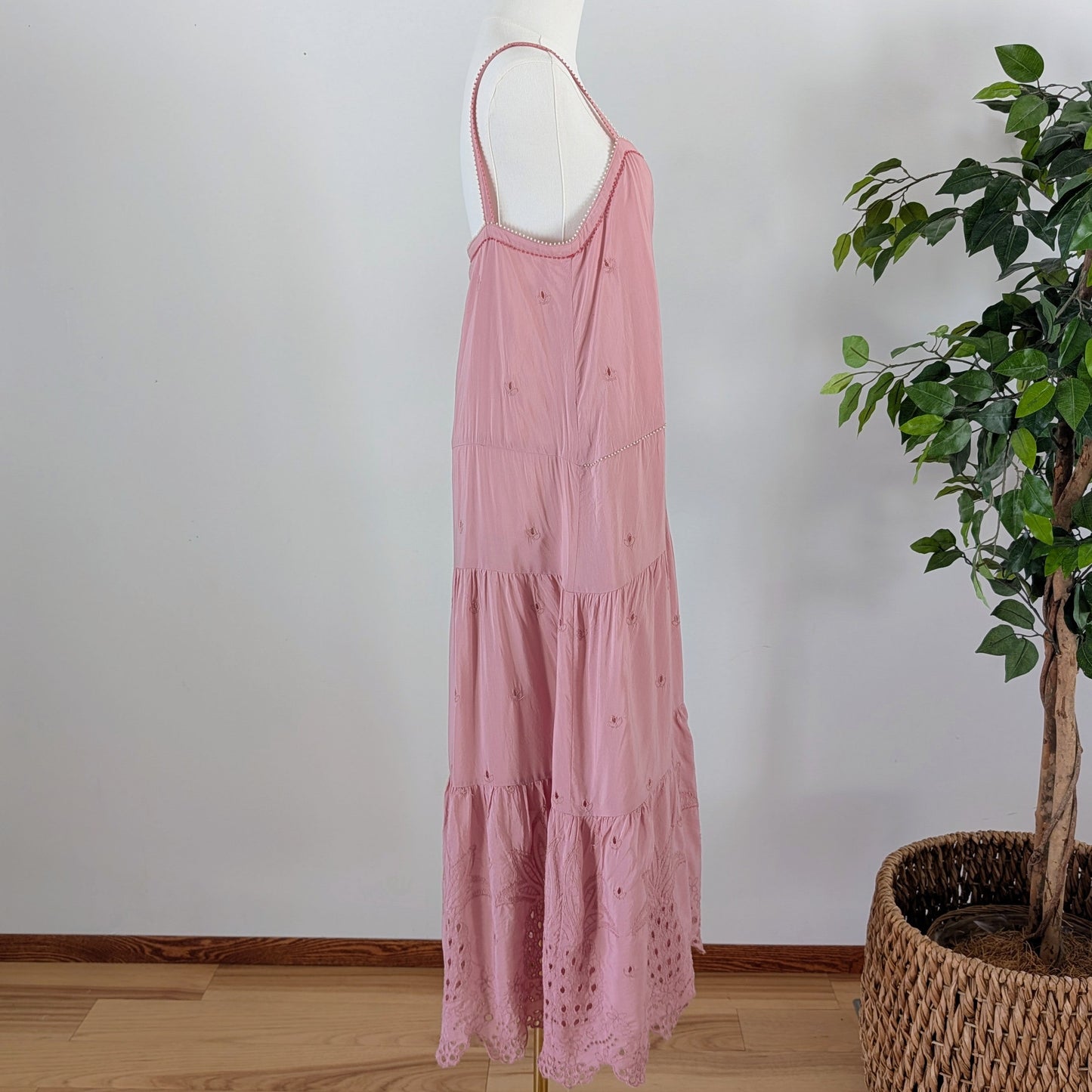 Beaded Eyelet Tiered Maxi Dress - M