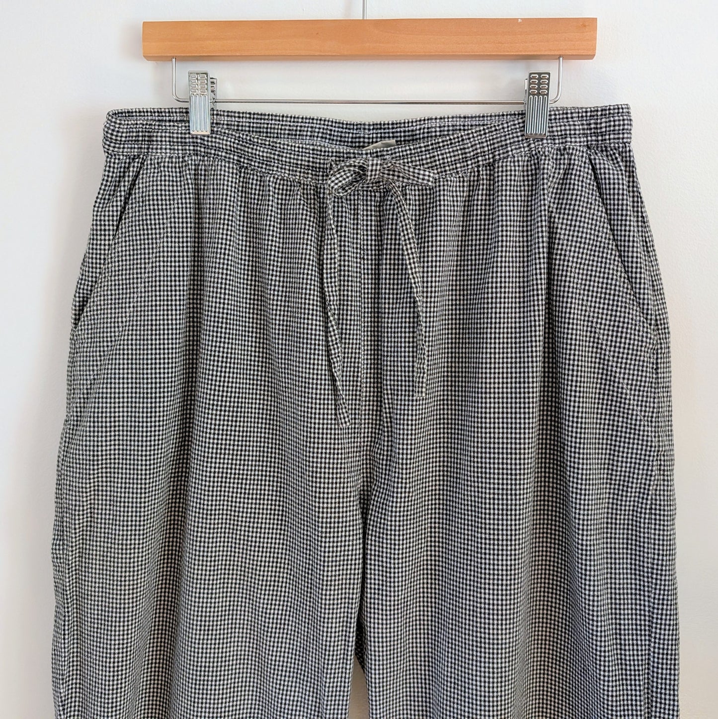Cotton Gingham Plaid Floral Capris - XL