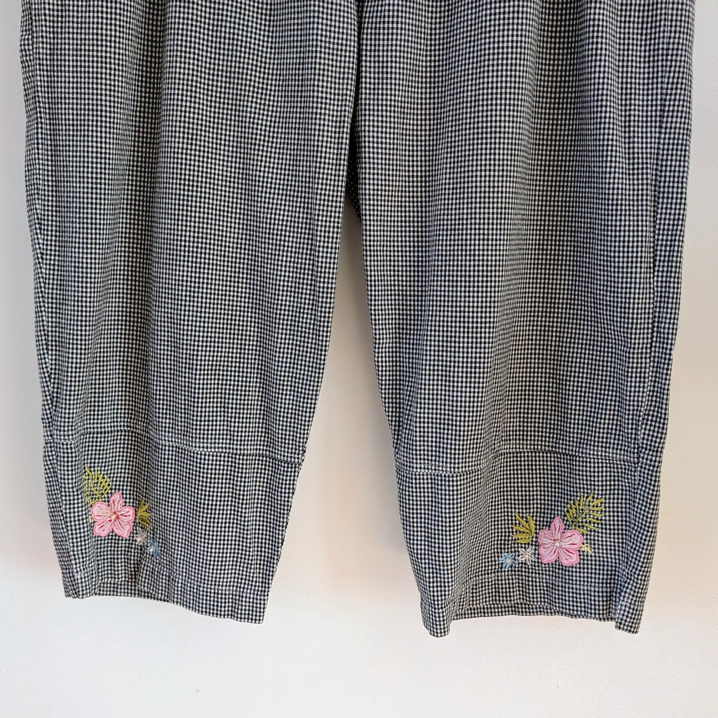 Cotton Gingham Plaid Floral Capris - XL