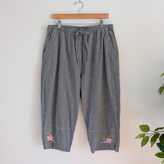 Cotton Gingham Plaid Floral Capris - XL