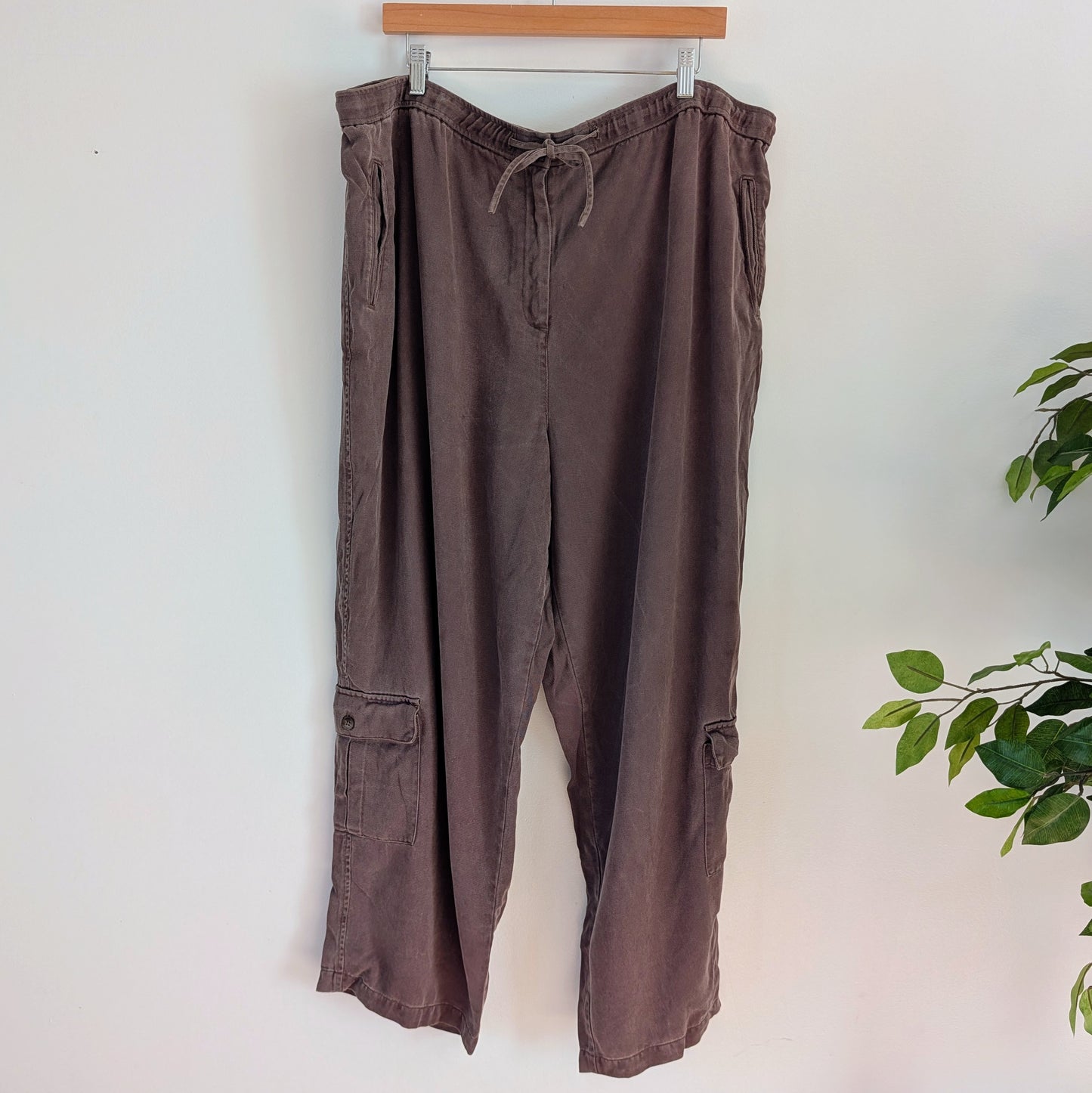 J Jill Tencel Brown Cargo Pants - 26W/4X