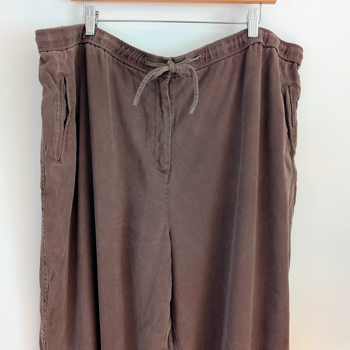 J Jill Tencel Brown Cargo Pants - 26W/4X