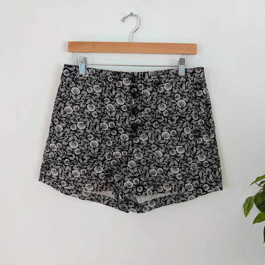 Ann Taylor LOFT Leaf Button Up Short - 6