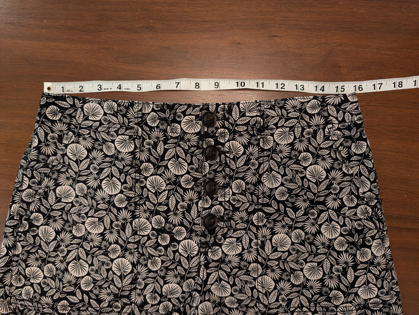 Ann Taylor LOFT Leaf Button Up Short - 6