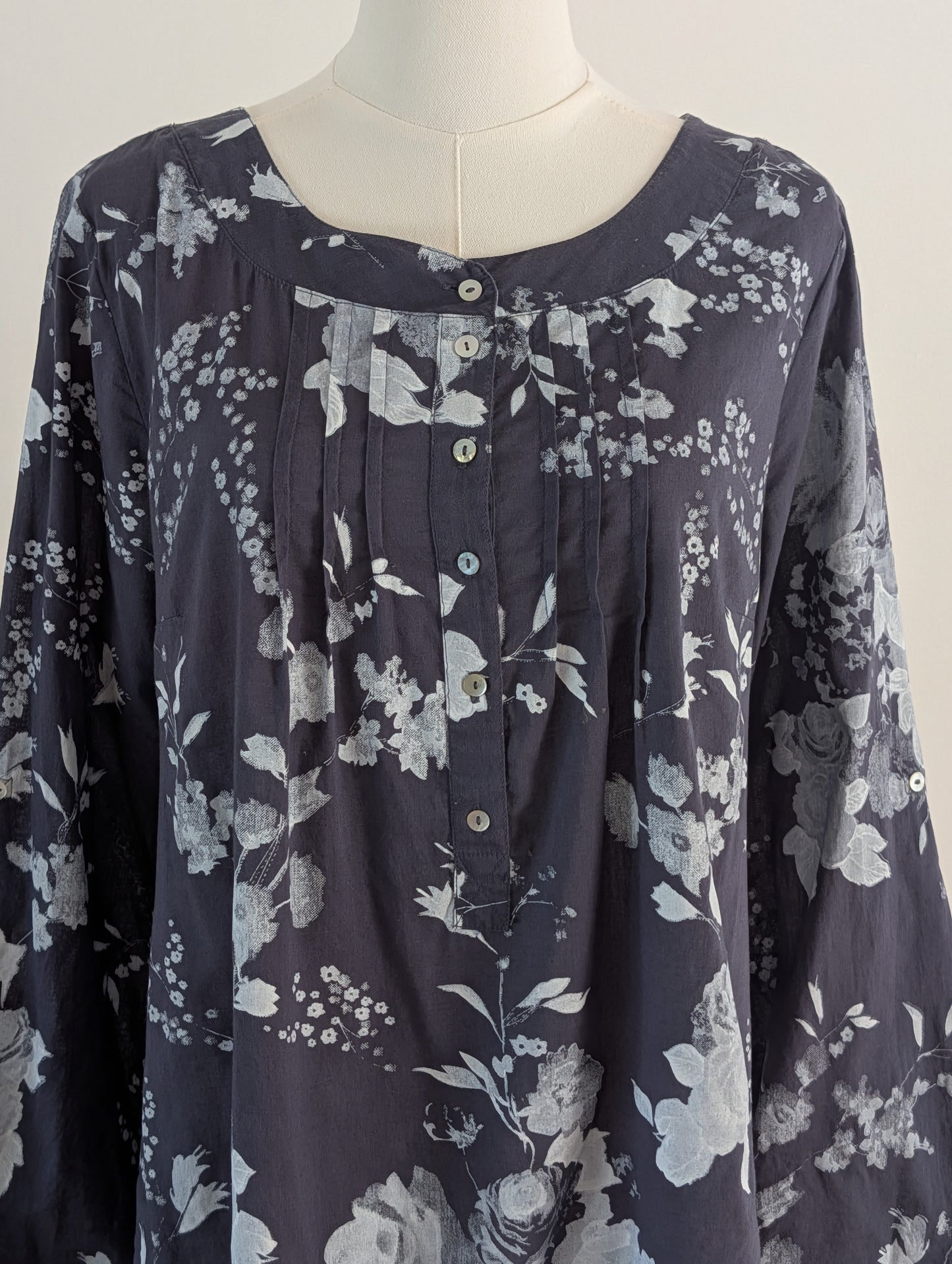 Soft Surroundings Cotton Floral Pintuck Tunic – M