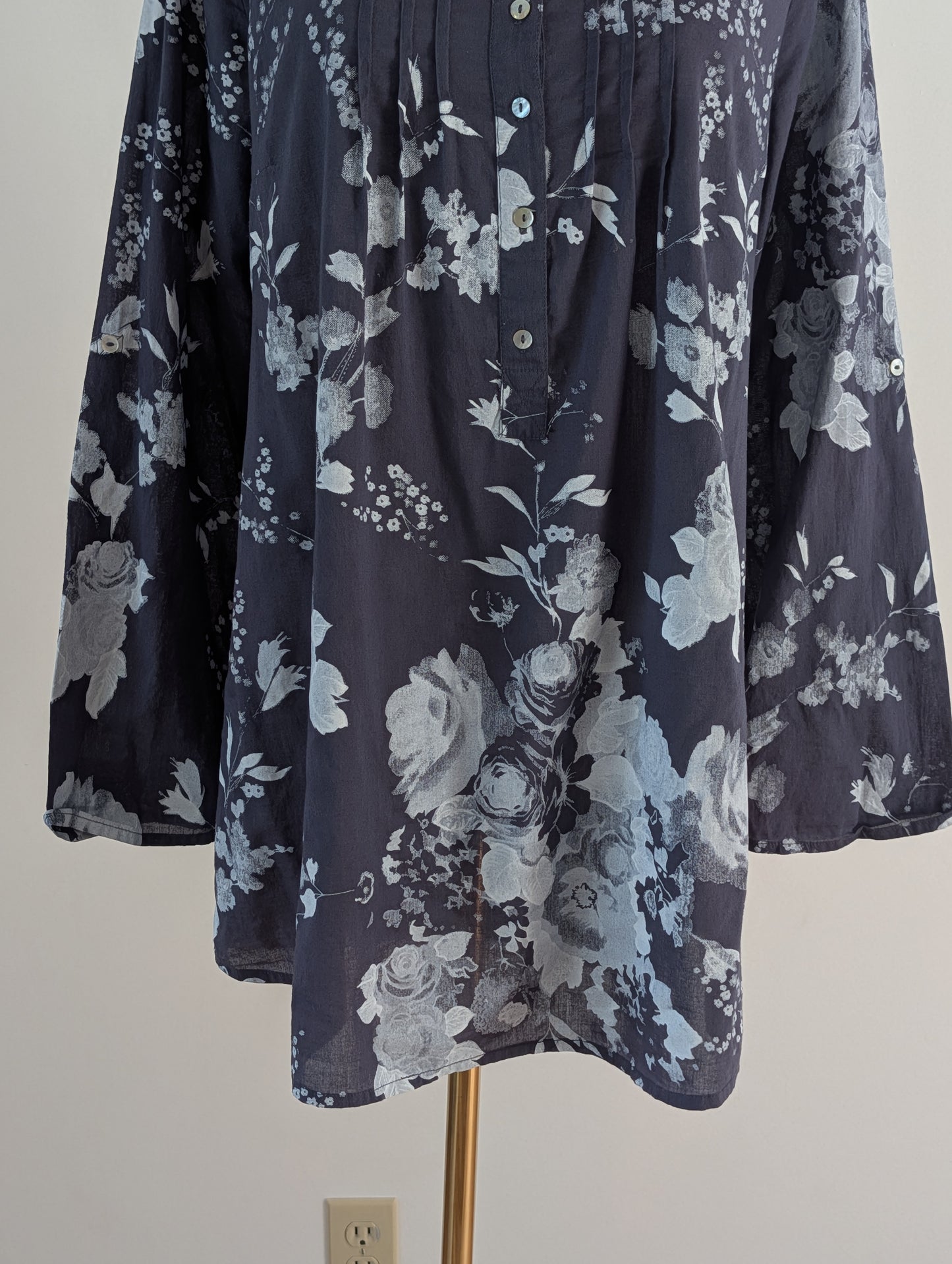 Soft Surroundings Cotton Floral Pintuck Tunic – M