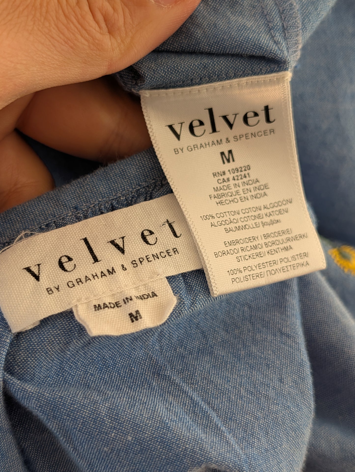 Velvet by Graham & Spencer Floral Embroidered Cotton Top – M