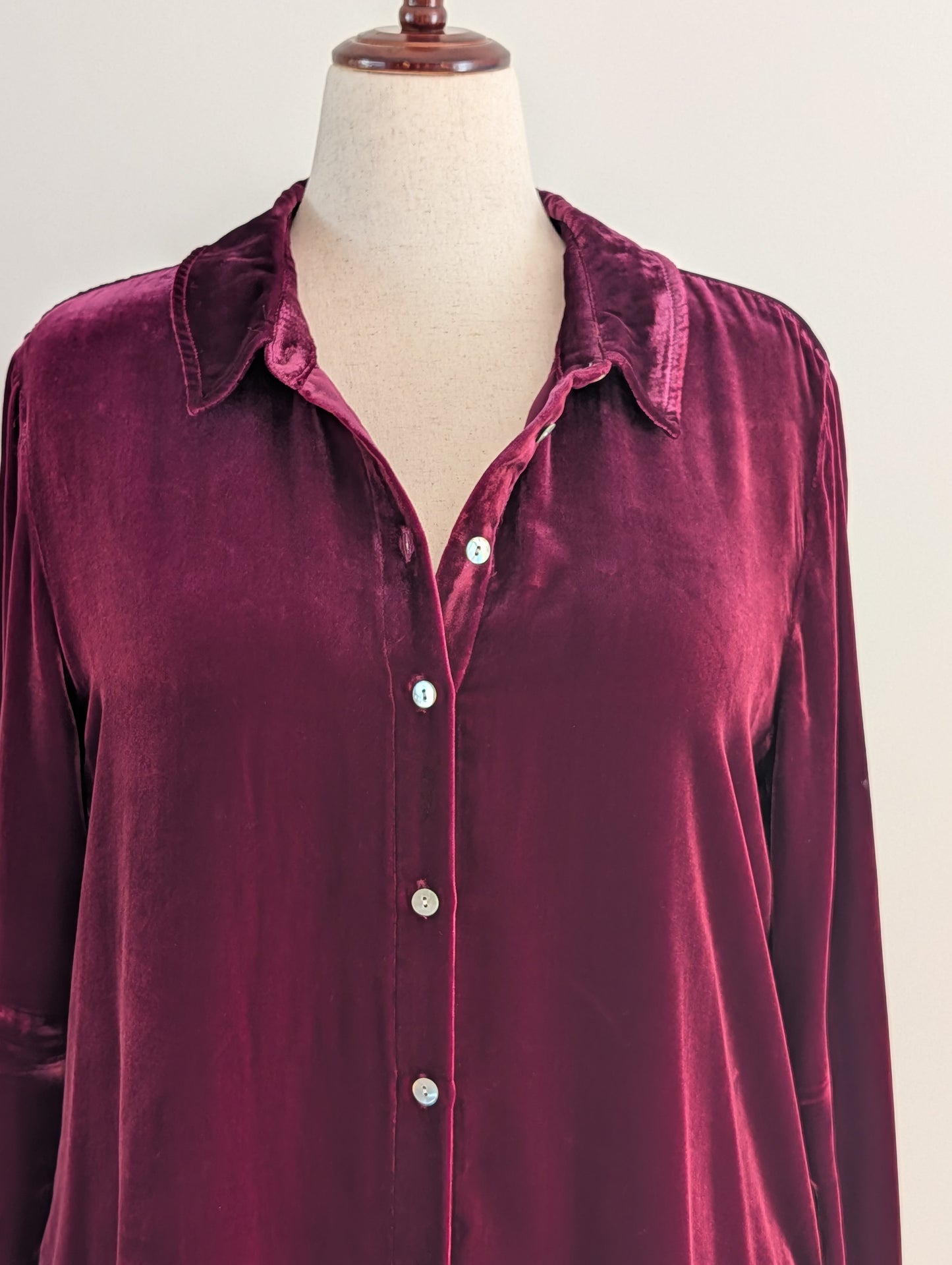 Faherty Genevieve Burgundy Silk Velvet Shirt – XL
