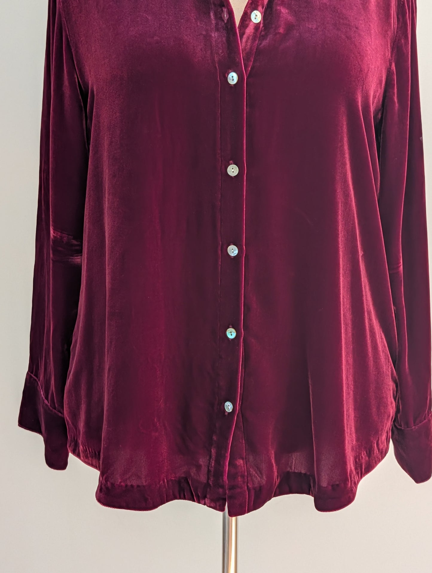 Faherty Genevieve Burgundy Silk Velvet Shirt – XL