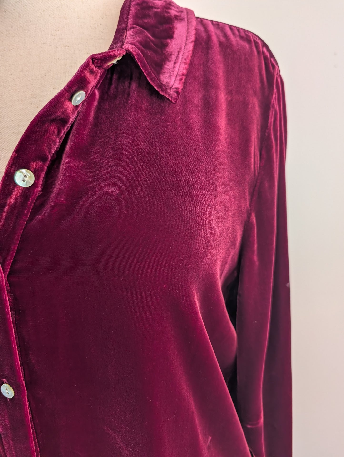 Faherty Genevieve Burgundy Silk Velvet Shirt – XL