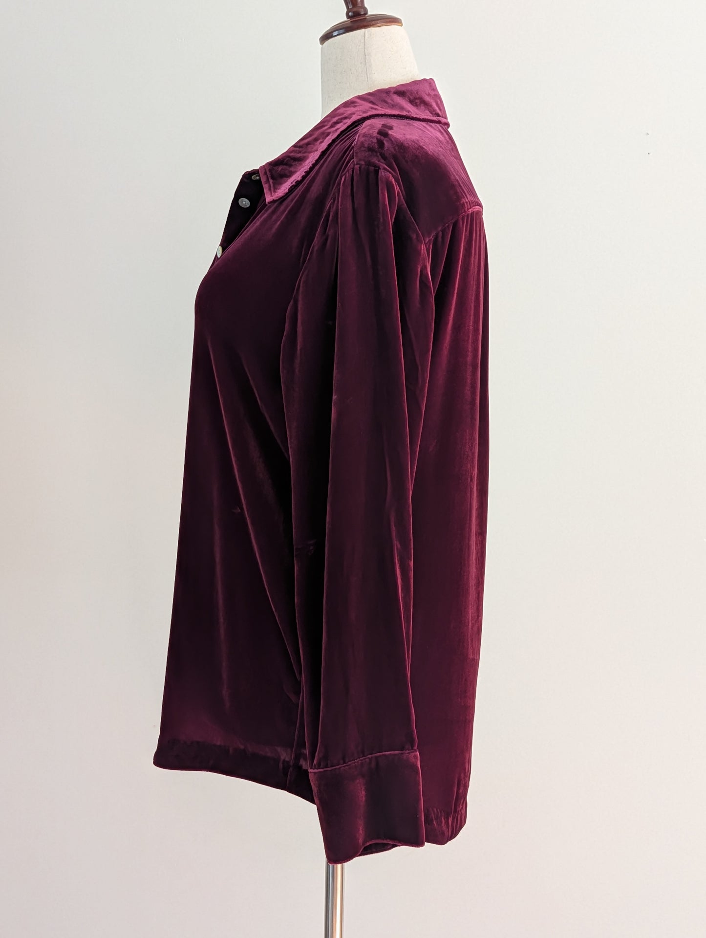 Faherty Genevieve Burgundy Silk Velvet Shirt – XL