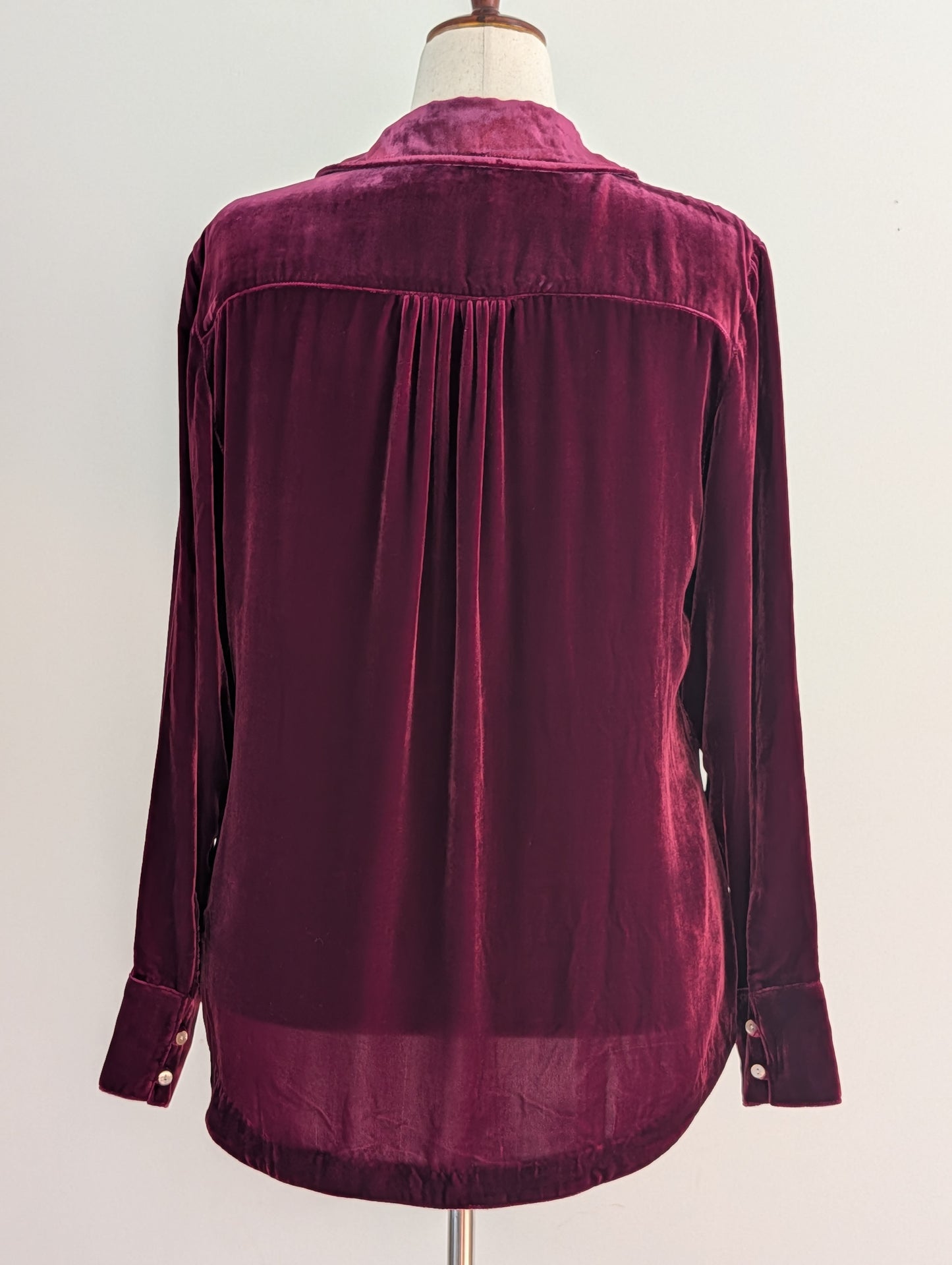 Faherty Genevieve Burgundy Silk Velvet Shirt – XL