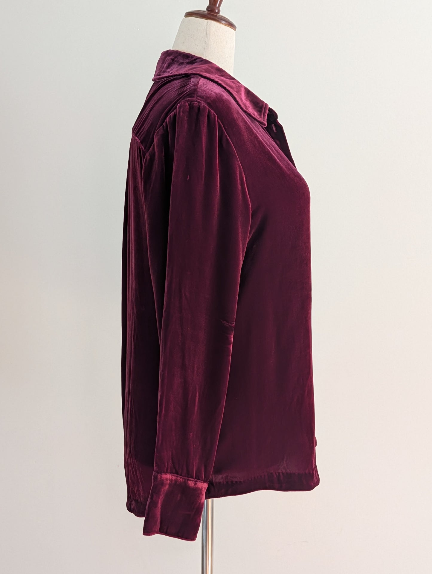 Faherty Genevieve Burgundy Silk Velvet Shirt – XL