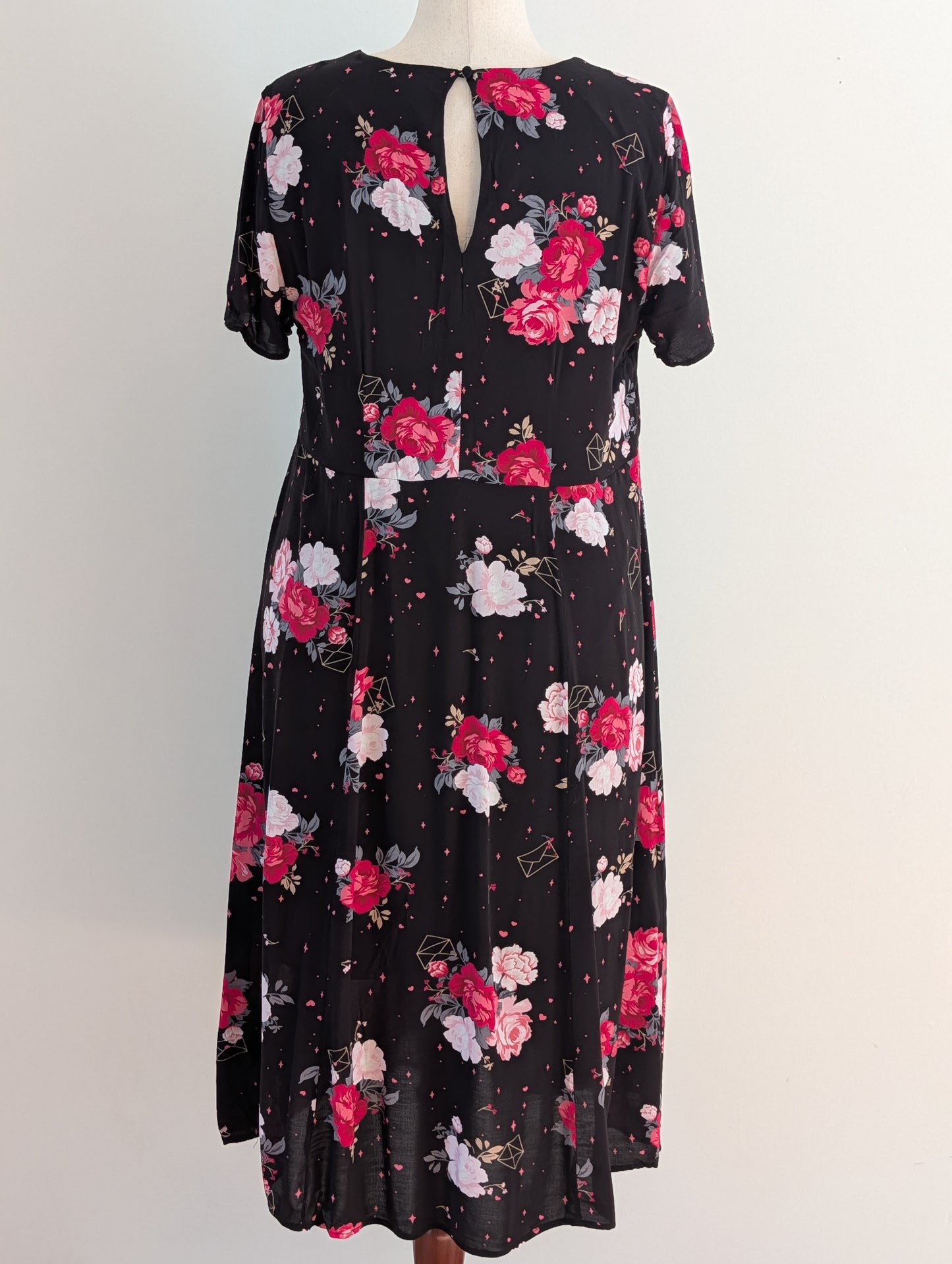 Torrid Black Rose Floral Dress – 2X