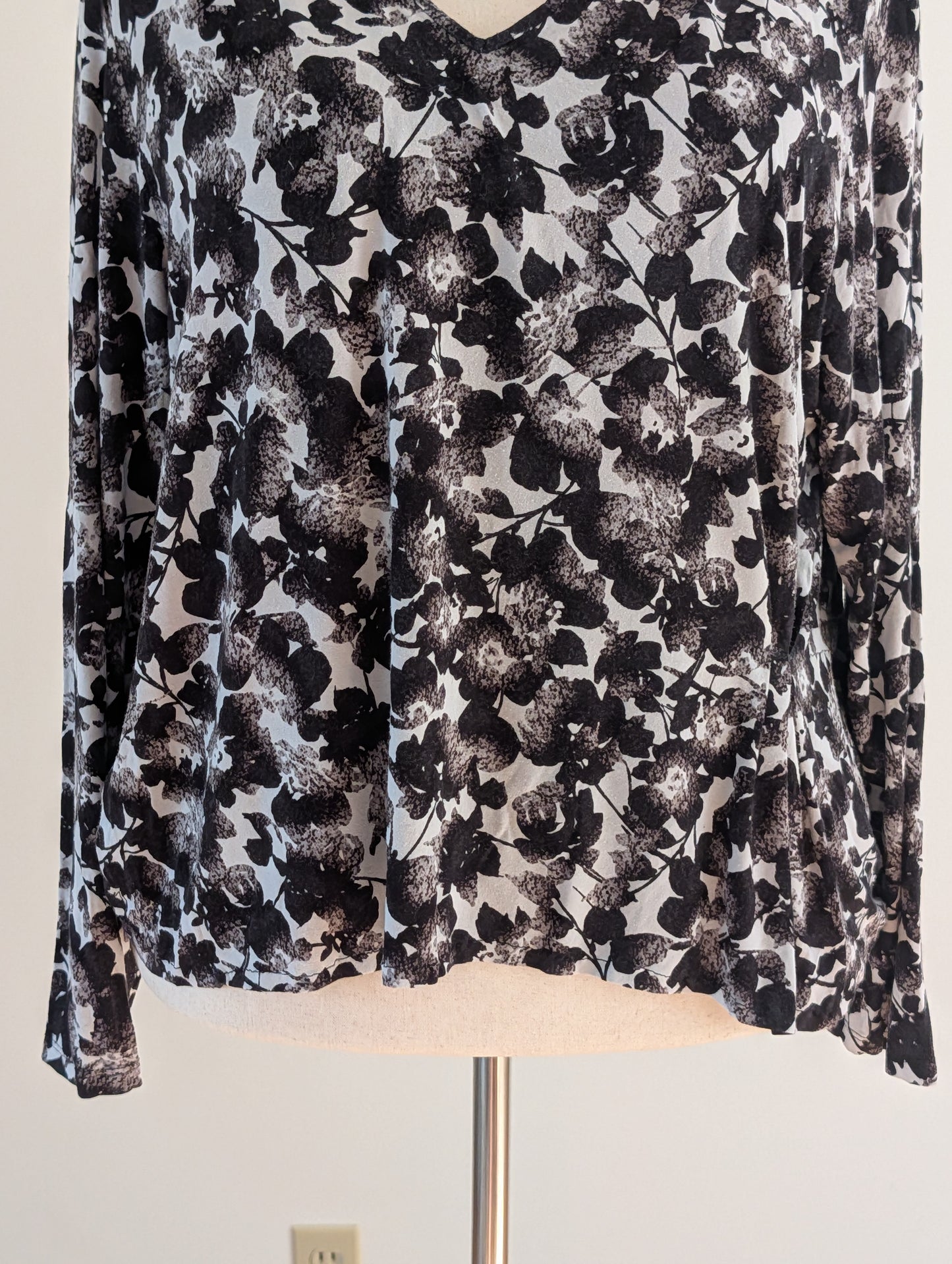 J.Jill Wearever Black Floral Tunic Top – XL