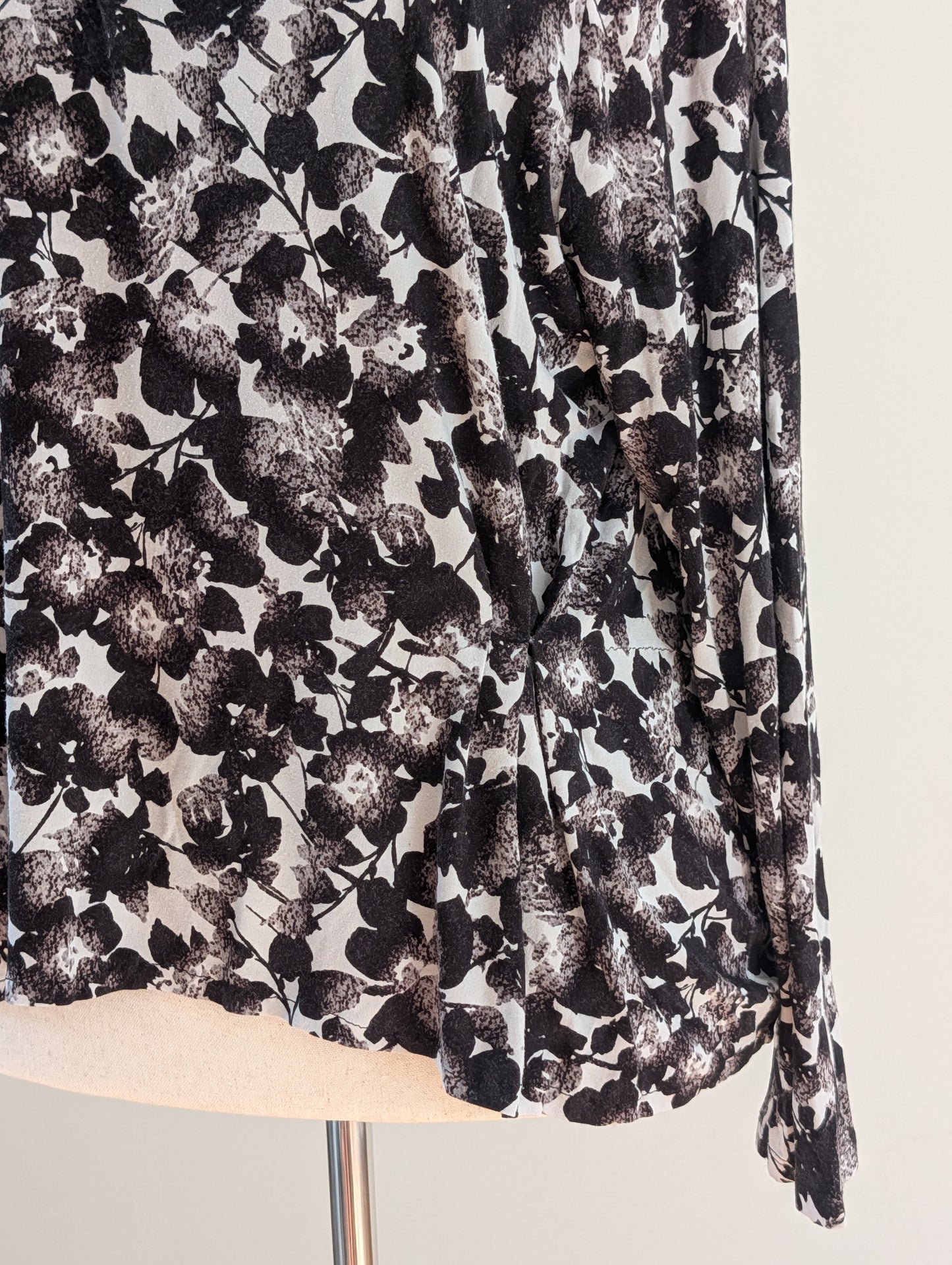 J.Jill Wearever Black Floral Tunic Top – XL