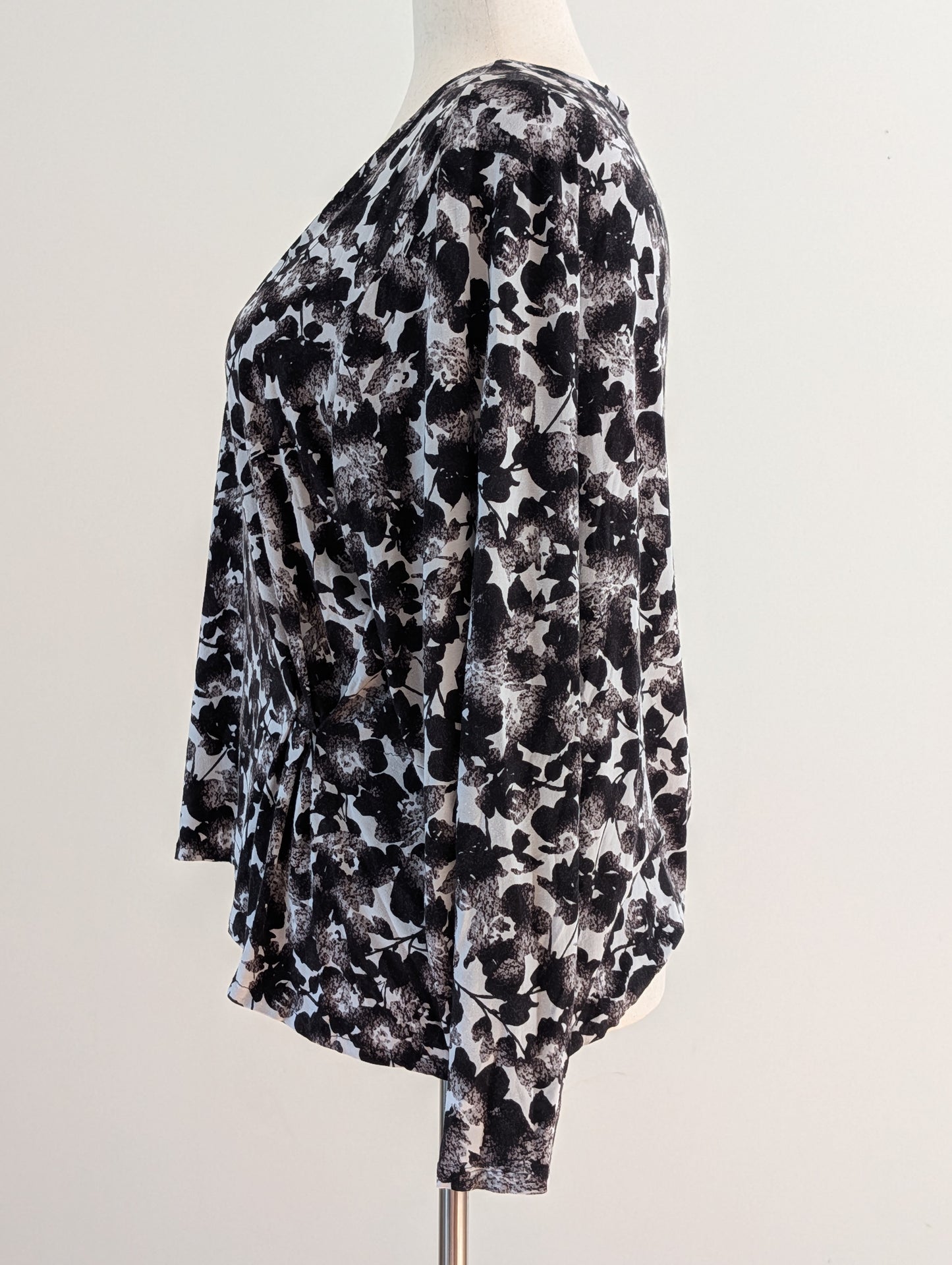 J.Jill Wearever Black Floral Tunic Top – XL