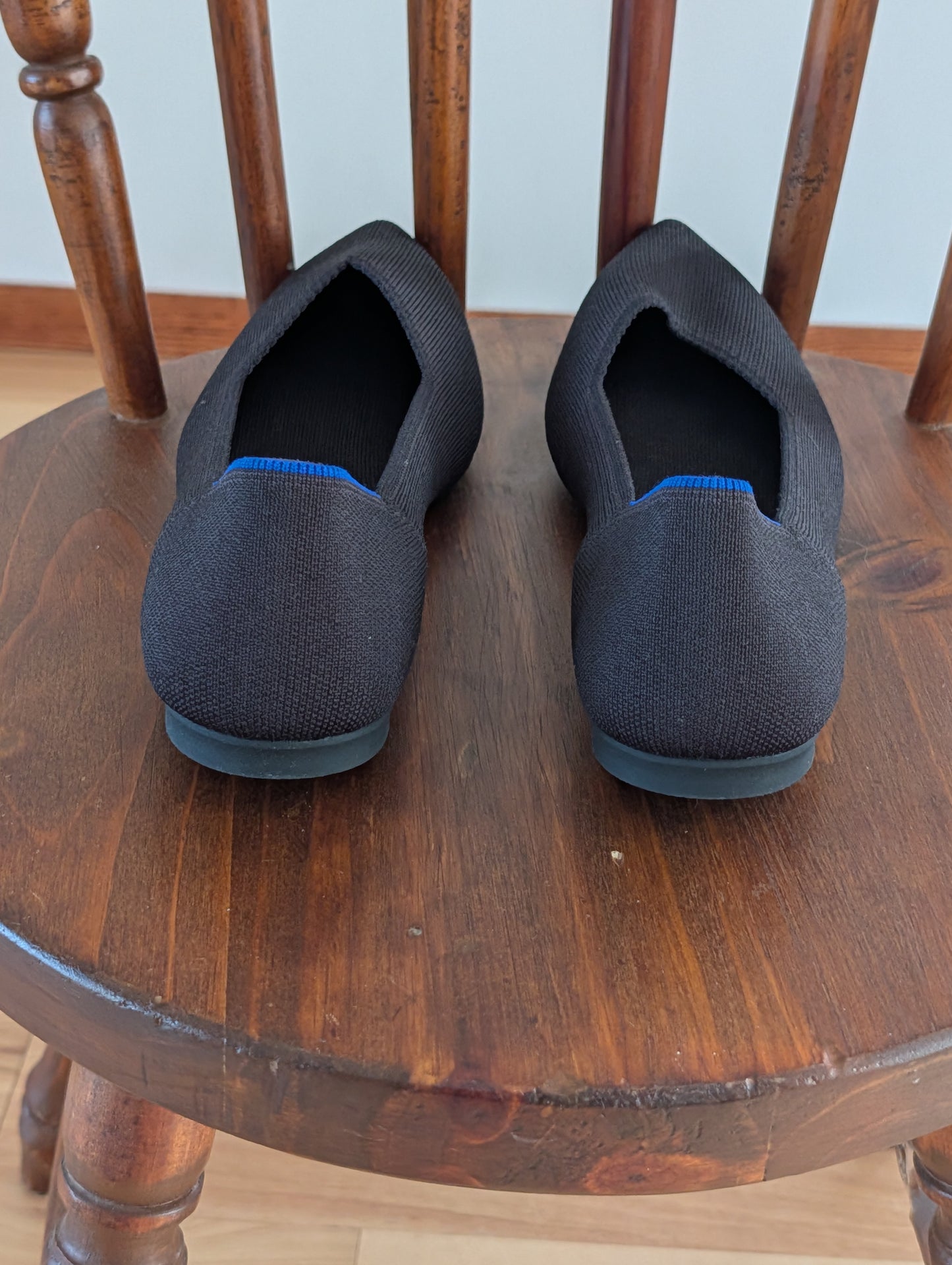 Rothy’s The Point Black Flats Blue Trim – 9.5