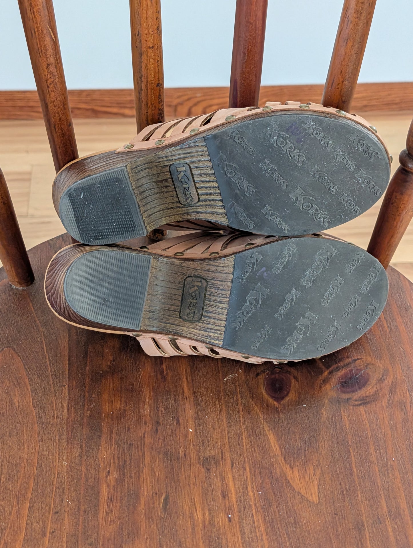 KORKS Matisse Woven Leather Wood Heel Clogs – 6