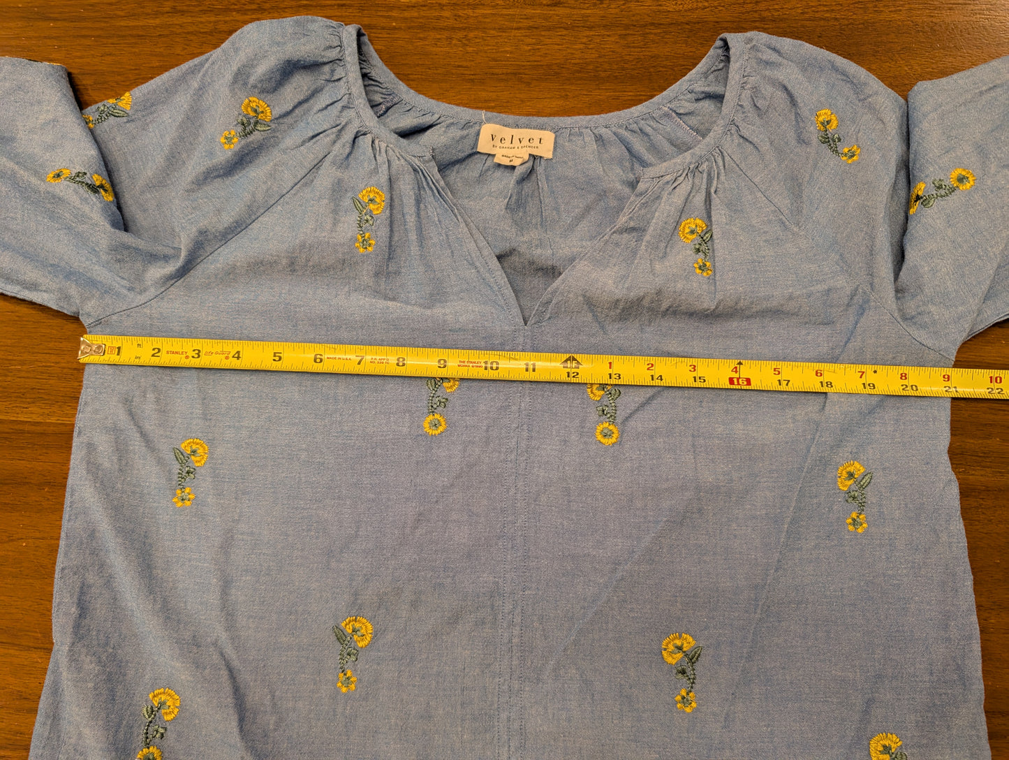 Velvet by Graham & Spencer Floral Embroidered Cotton Top – M