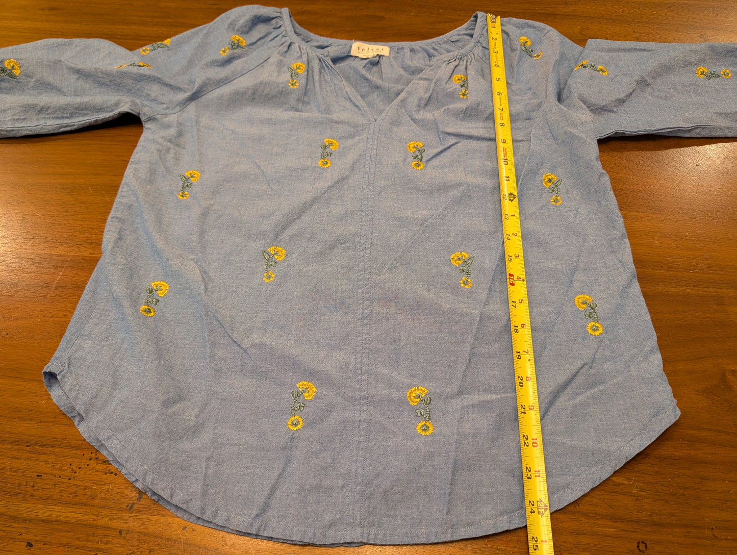 Velvet by Graham & Spencer Floral Embroidered Cotton Top – M