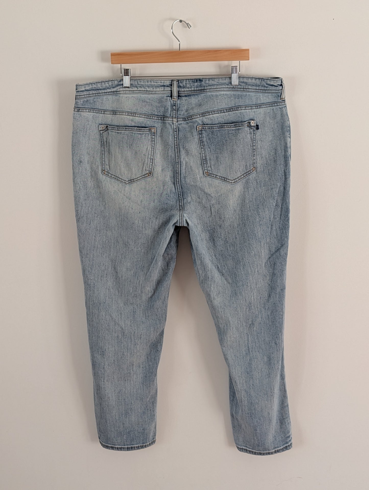 Anthropologie Pilcro Distressed Light Wash Jeans - 20W