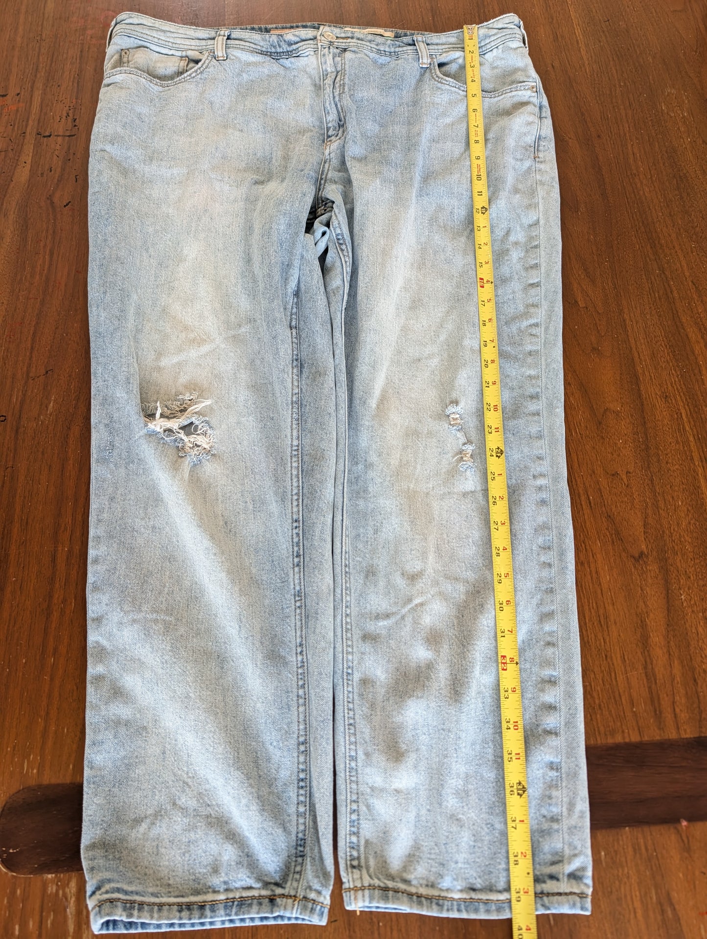 Anthropologie Pilcro Distressed Light Wash Jeans - 20W
