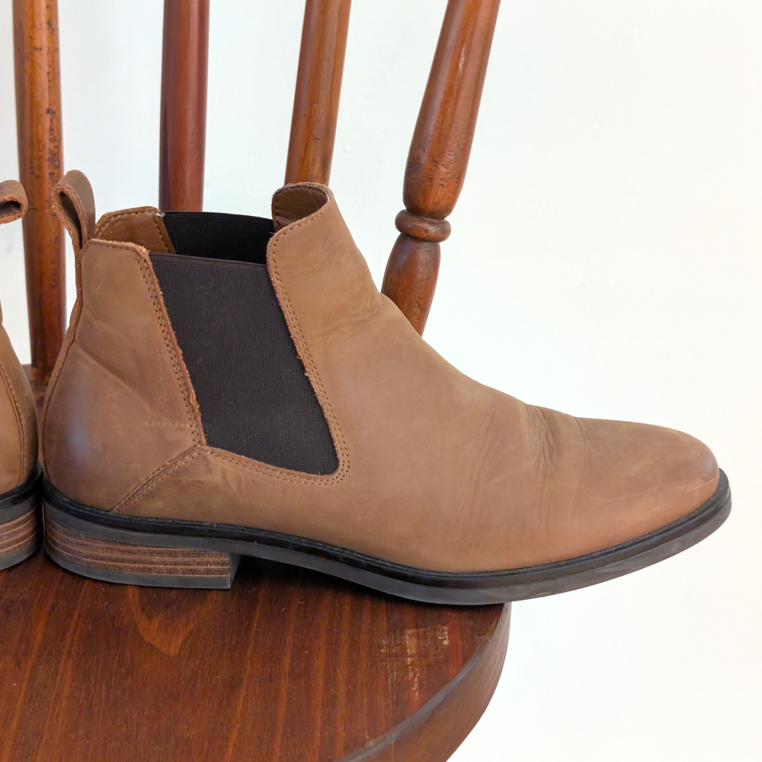 Clarks Ankle Chelsea Jodphur Boots Leather - 9