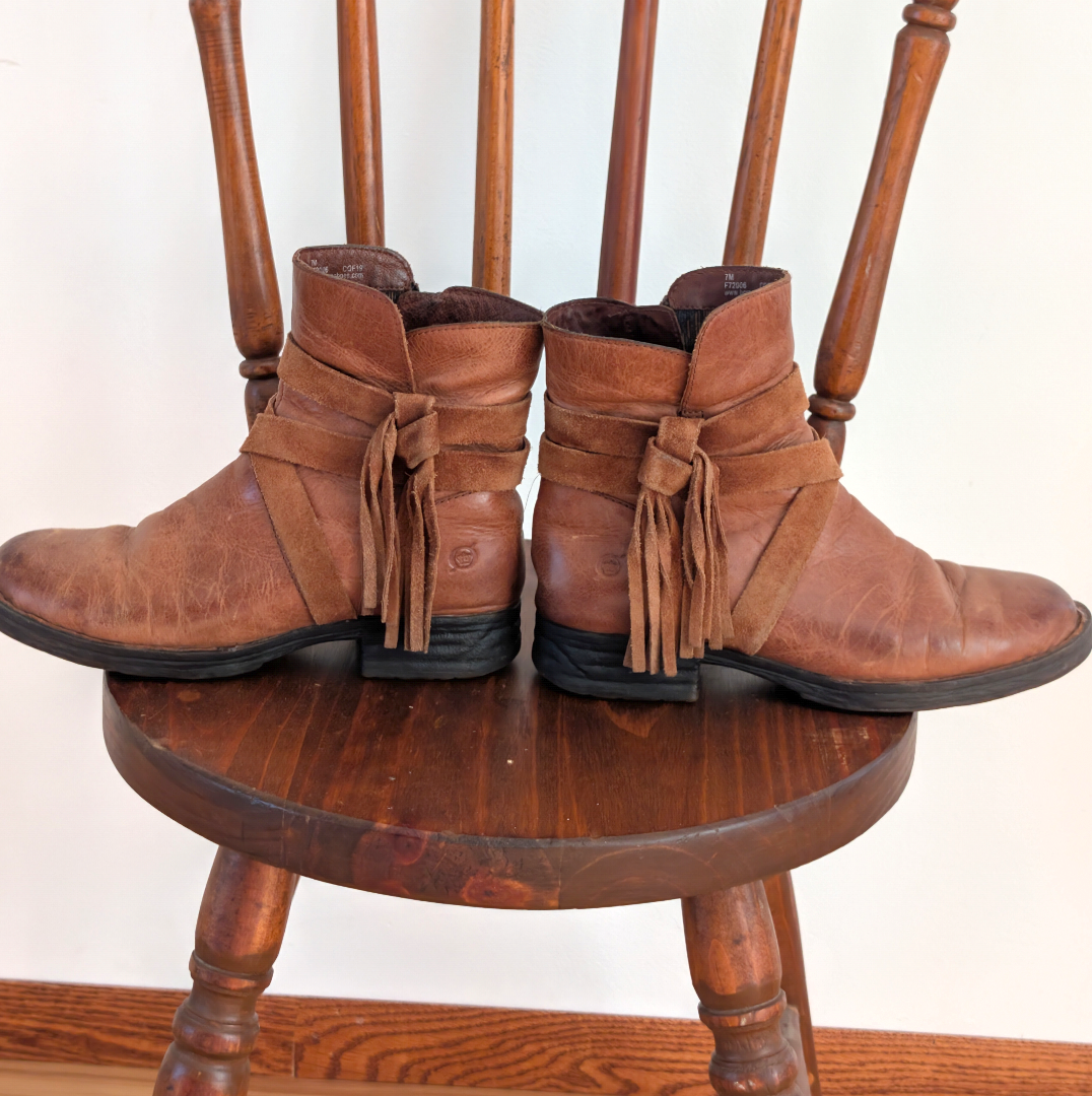 Born Perl Boots Boho Fringe Leather - 7