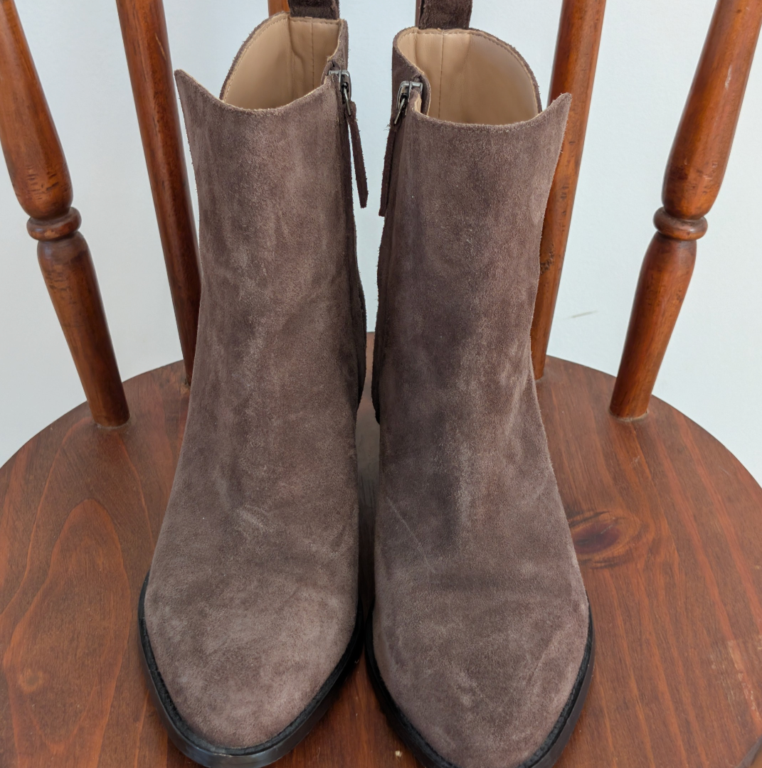 Banana Republic Booties Western Suede Olive - 9
