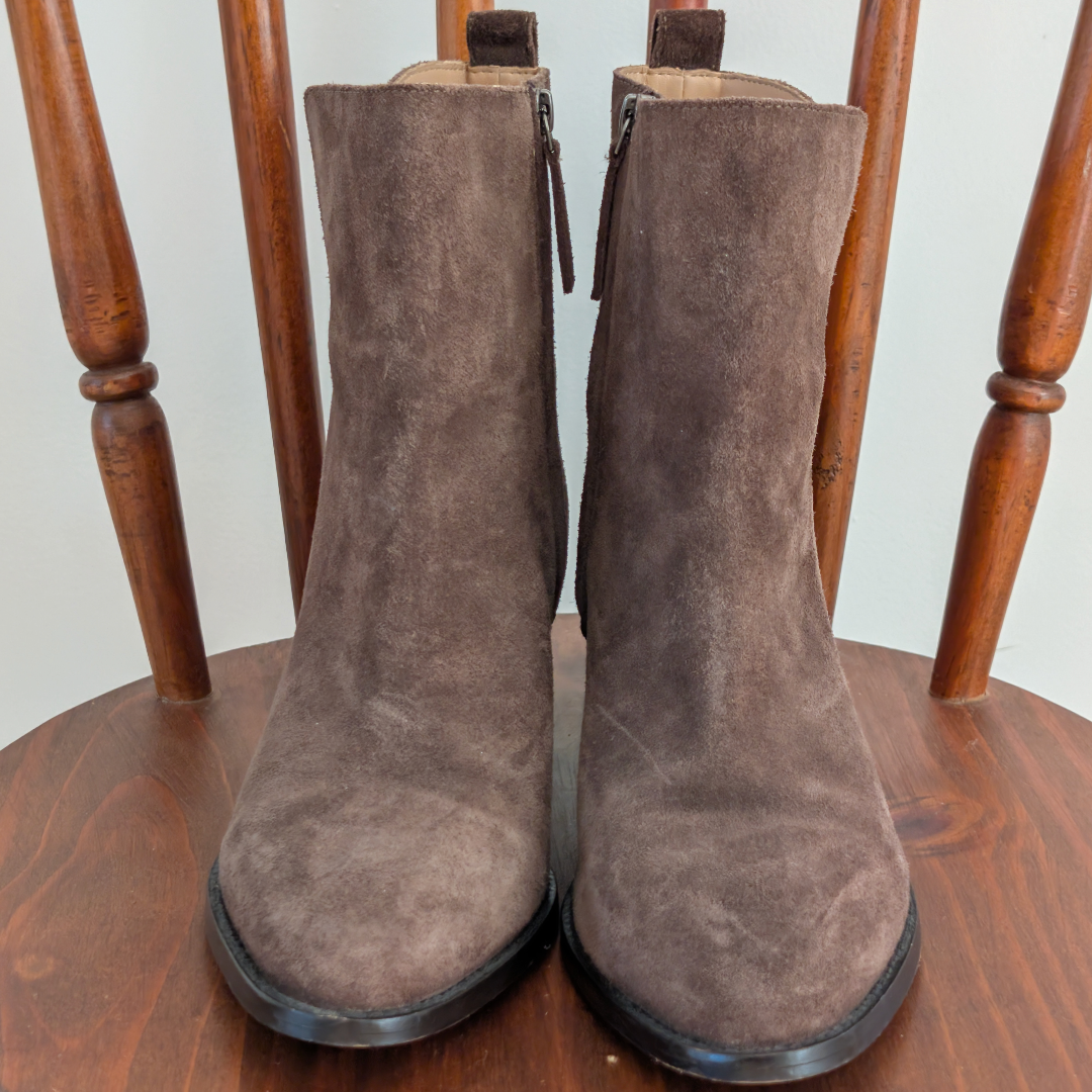 Banana Republic Booties Western Suede Olive - 9
