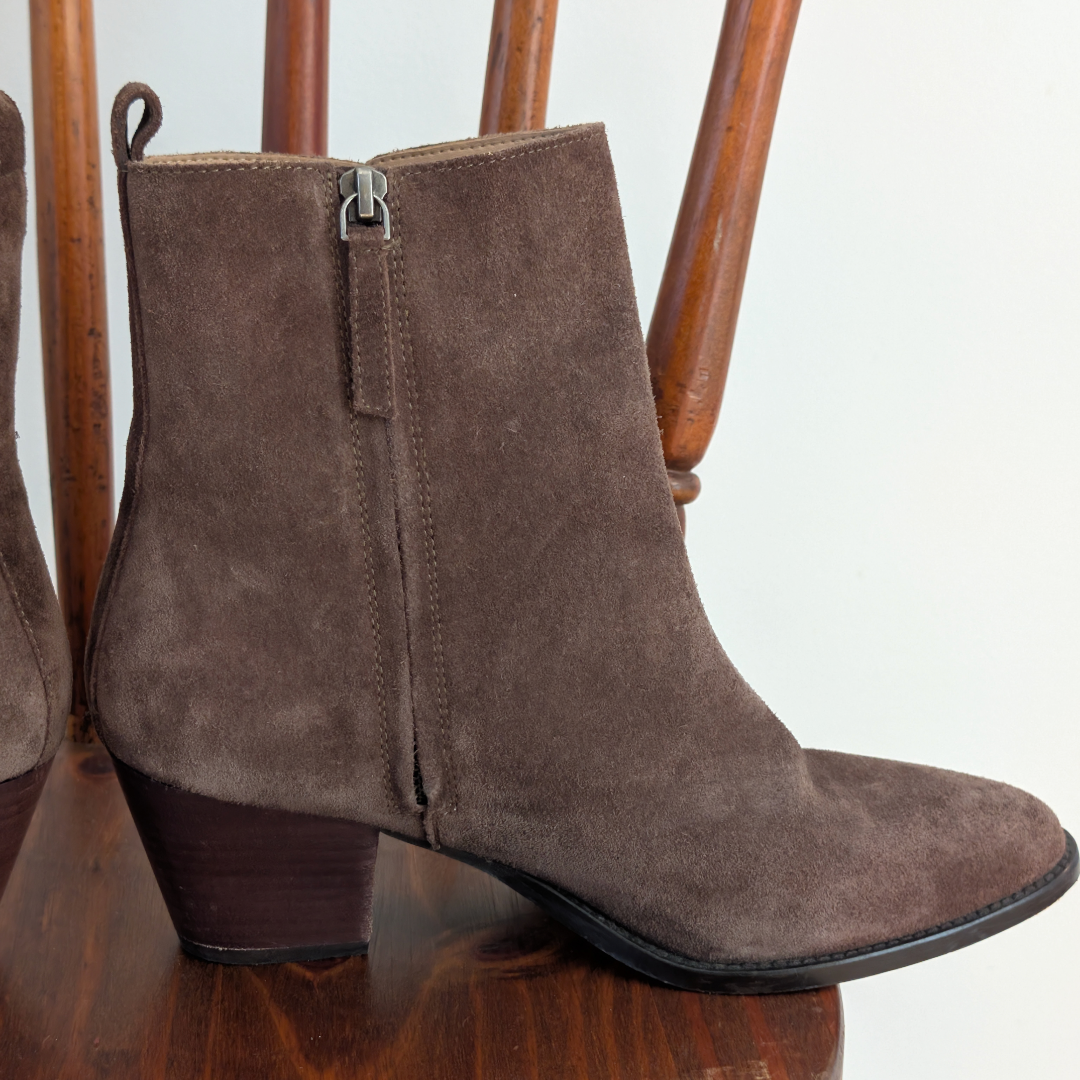 Banana Republic Booties Western Suede Olive - 9