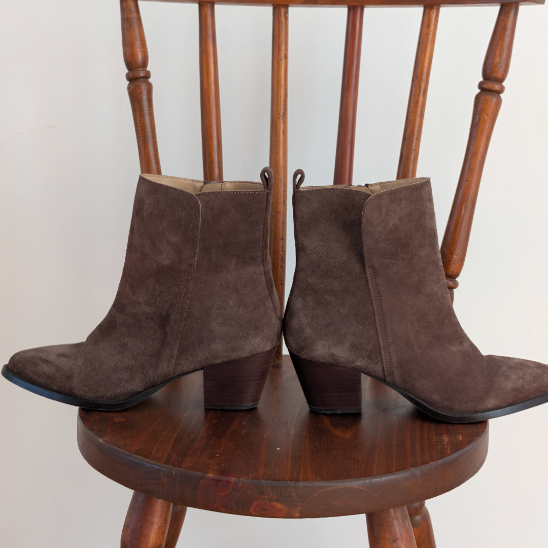 Banana Republic Booties Western Suede Olive - 9