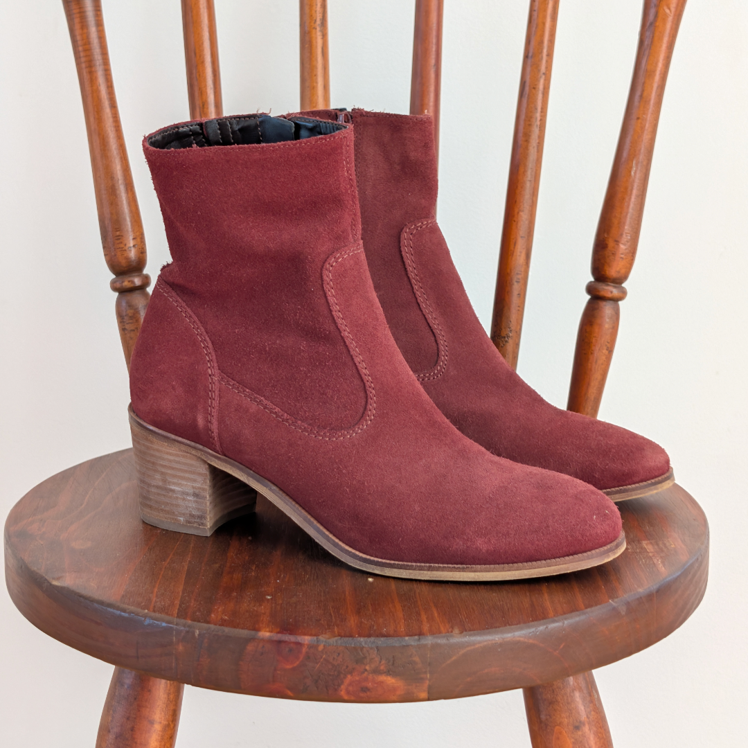 Crevo Jade Booties Western Suede - 9.5