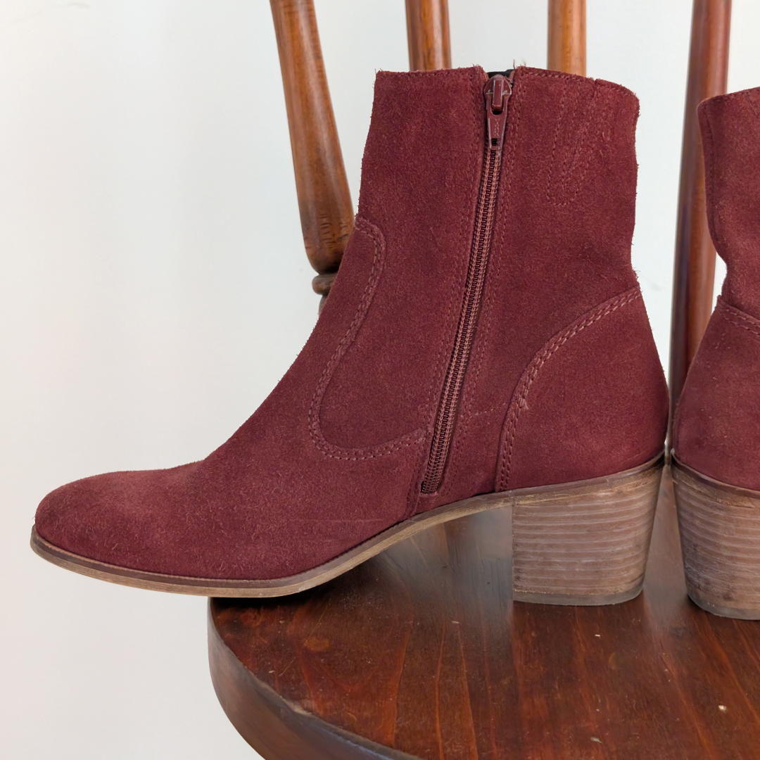 Crevo Jade Booties Western Suede - 9.5