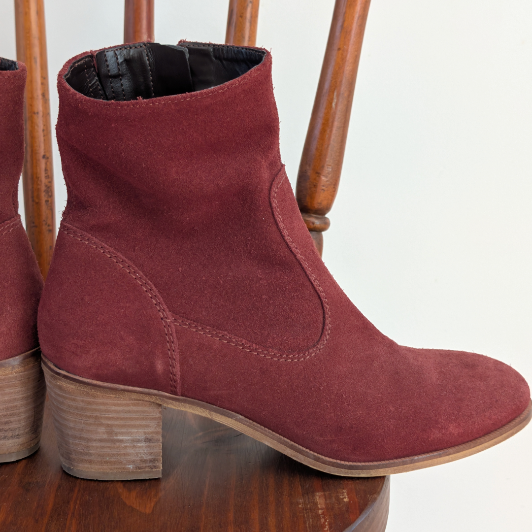 Crevo Jade Booties Western Suede - 9.5